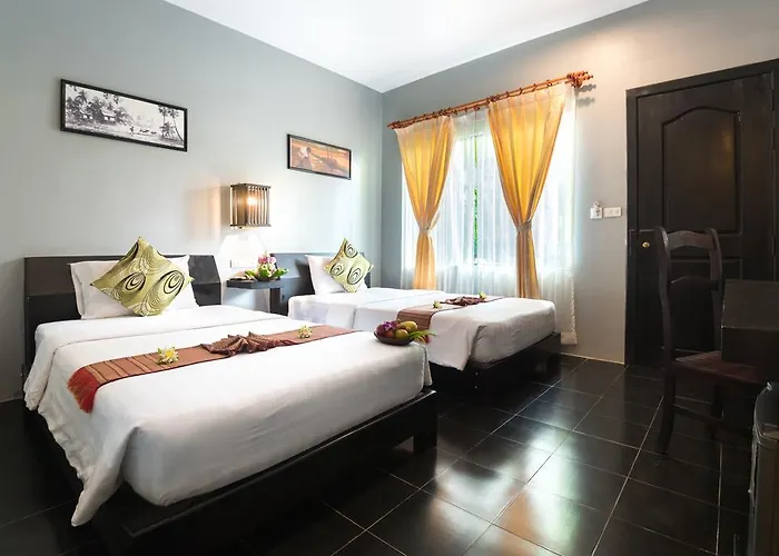Skor Boutique 4*