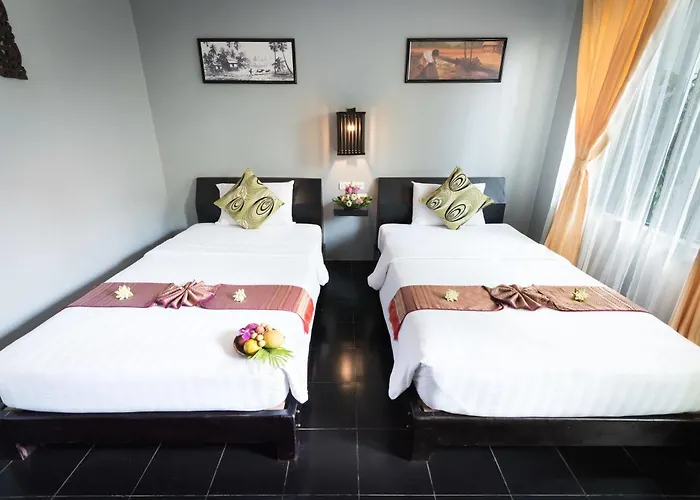 Skor Boutique Hotel 4*
